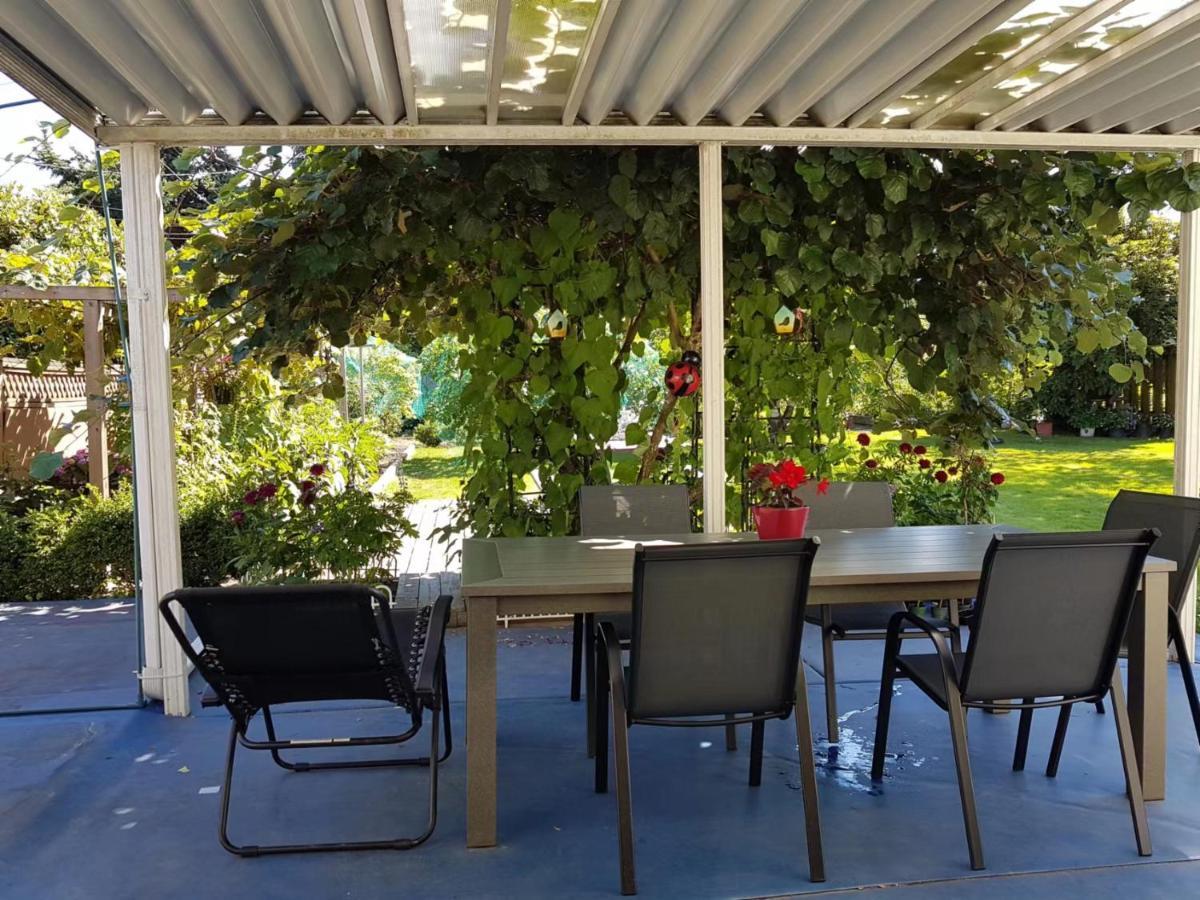 Private Single In A House *