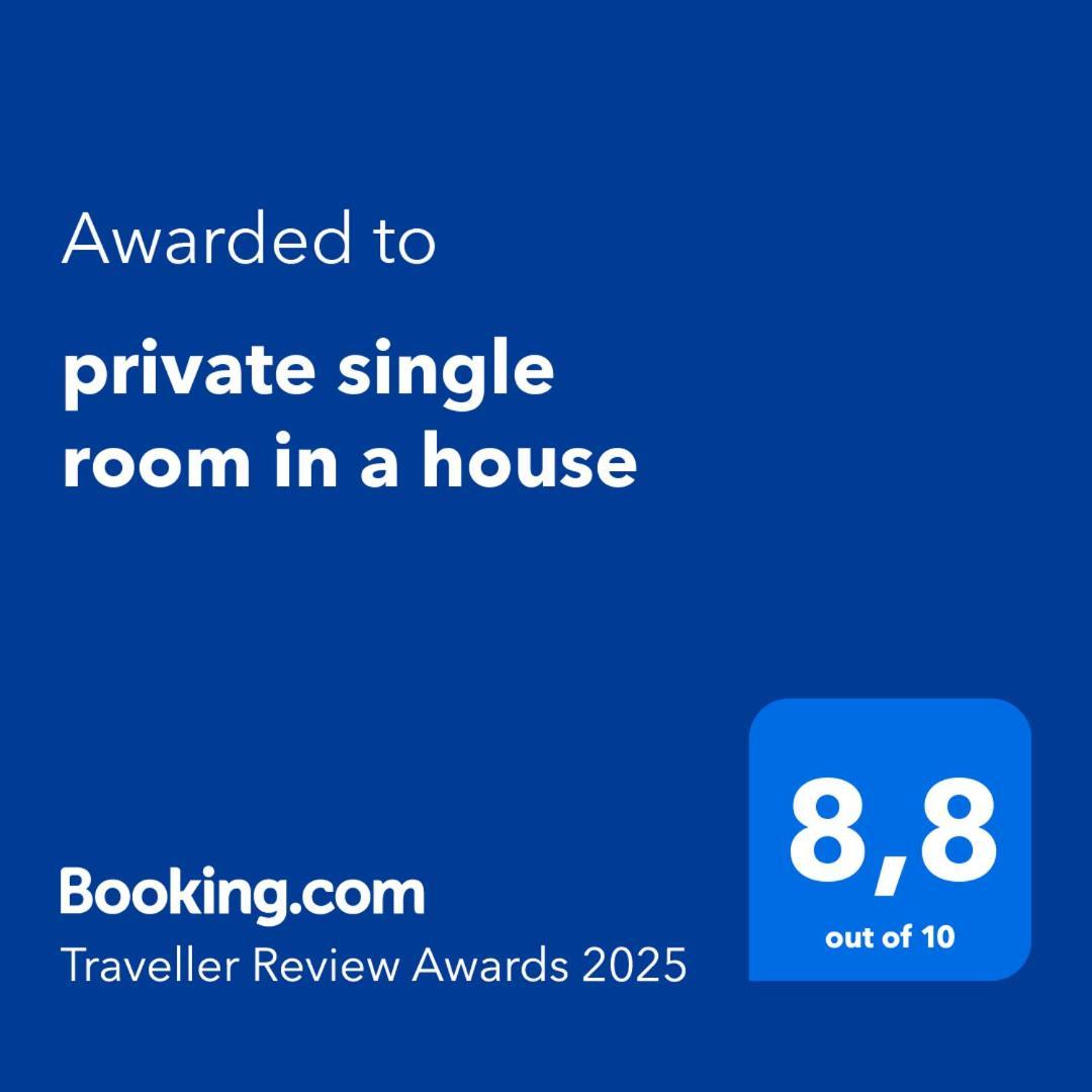 Homestay Private Single In A House *